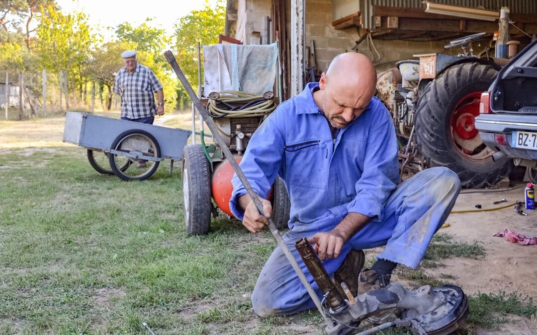 How Can Farmers Detect Early Power Shift Transmission Wear Before It Halts Field Operations?